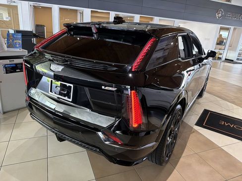New 2026 Cadillac Optiq V AWD/4WD image 4