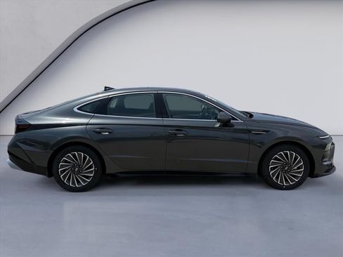 New 2026 Hyundai Sonata SEL FWD image 6