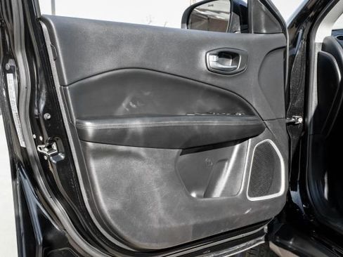 Used 2019 Jeep Compass Altitude image 48