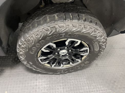 Used 2023 Chevrolet Silverado 1500 ZR2 w/ Technology Package image 26