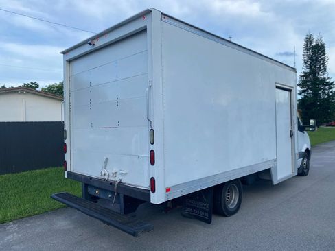 Used 2014 Mercedes-Benz Sprinter 3500 image 7