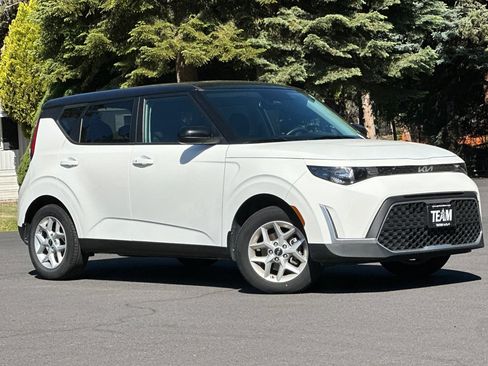 Certified 2025 Kia Soul S FWD image 2