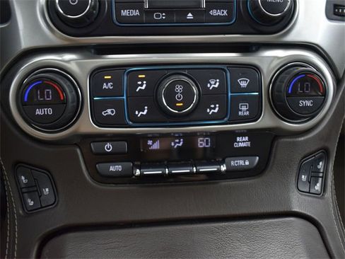 Used 2020 Chevrolet Suburban Premier w/ Premier 6.2L Value Package image 20