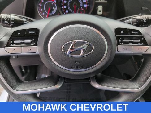 Used 2021 Hyundai Elantra SEL FWD image 11