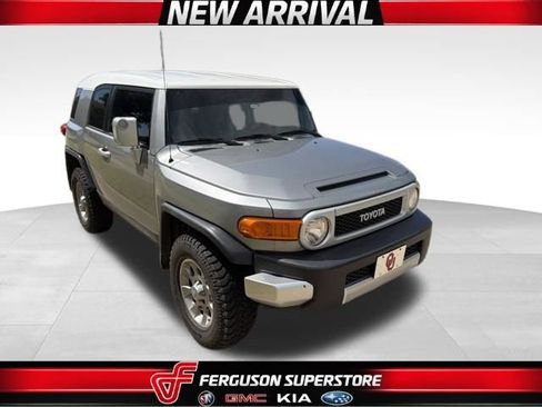 Used 2011 Toyota FJ Cruiser 4WD w/ Convenience Pkg image 1