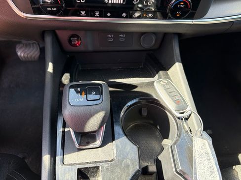 Used 2024 Nissan Rogue SV FWD image 25