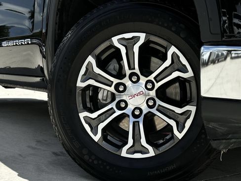 Used 2025 GMC Sierra 1500 SLT AWD/4WD image 11