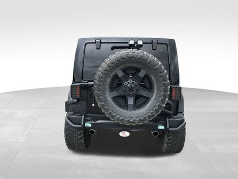 Used 2014 Jeep Wrangler Unlimited Rubicon w/ Connectivity Group AWD/4WD image 6