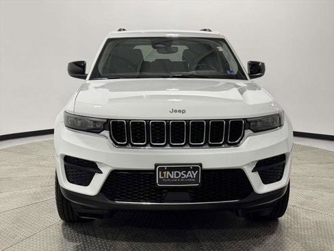 Certified 2023 Jeep Grand Cherokee Laredo image 2