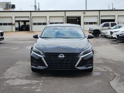 Used 2023 Nissan Altima 2.5 SV image 6