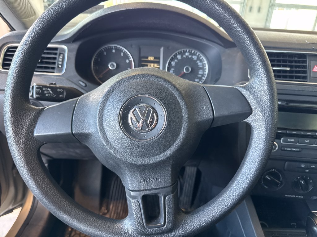Used 2014 Volkswagen Jetta SE FWD image 27