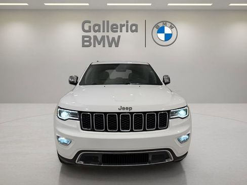 Used 2017 Jeep Grand Cherokee Limited w/ Luxury Group II image 3