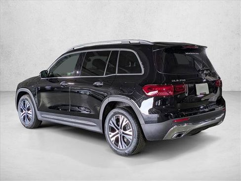 Certified 2025 Mercedes-Benz GLB 250 image 8