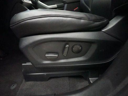 Used 2023 Ford Explorer XLT w/ Equipment Group 202A image 29