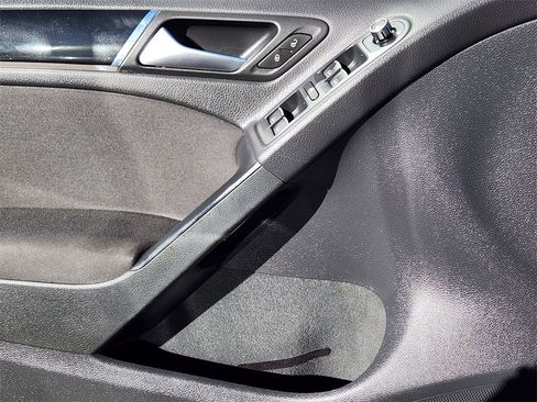 Used 2012 Volkswagen GTI 4-Door image 12