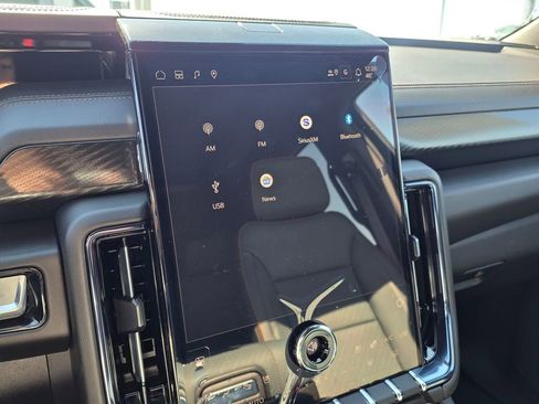 New 2026 GMC Yukon XL AT4 w/ AT4 Premium Package image 17