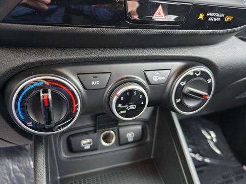 Used 2026 Hyundai Venue SE image 26