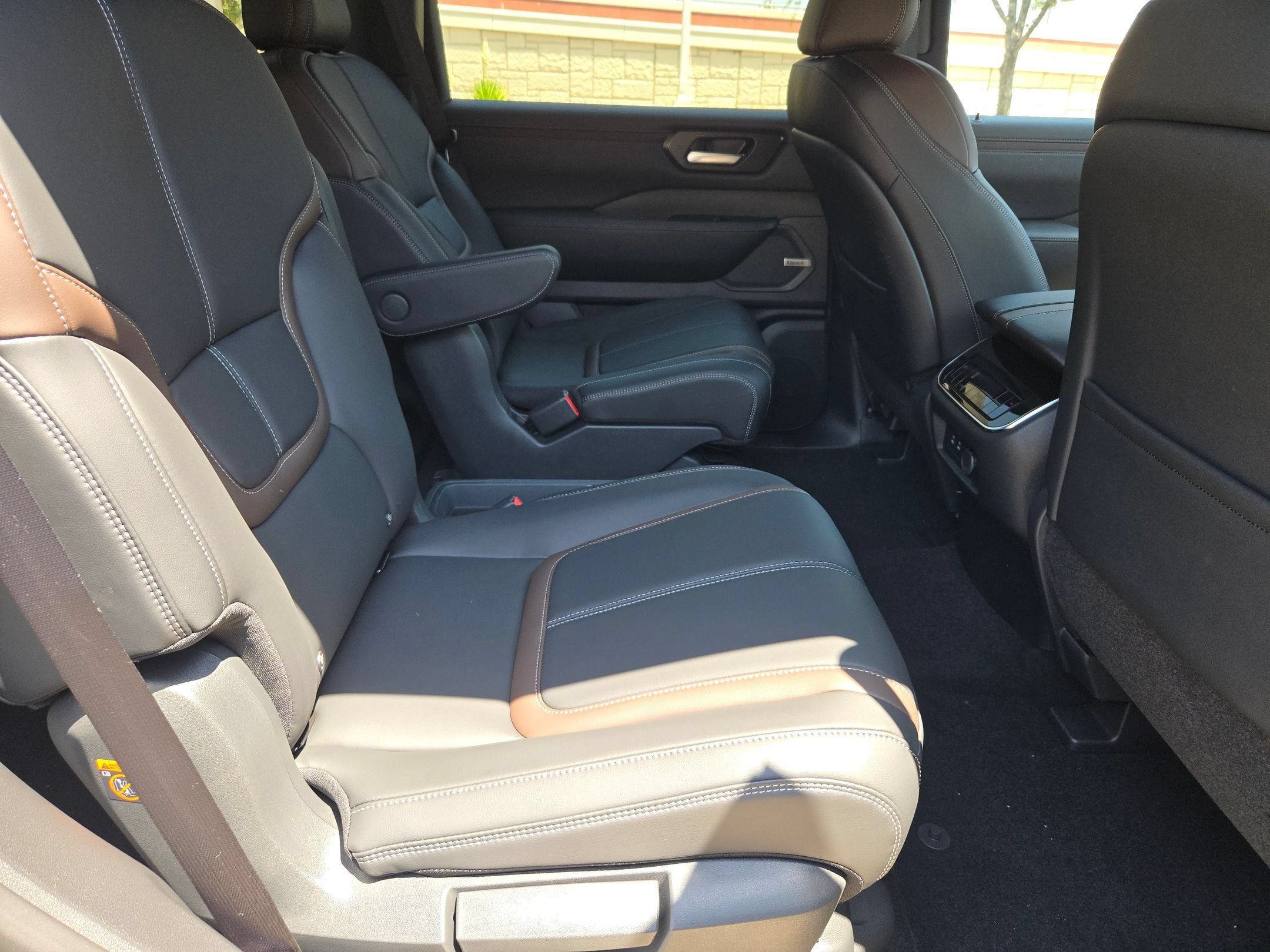 New 2026 Nissan Armada SL w/ Captain's Chari Seat Package AWD/4WD image 20