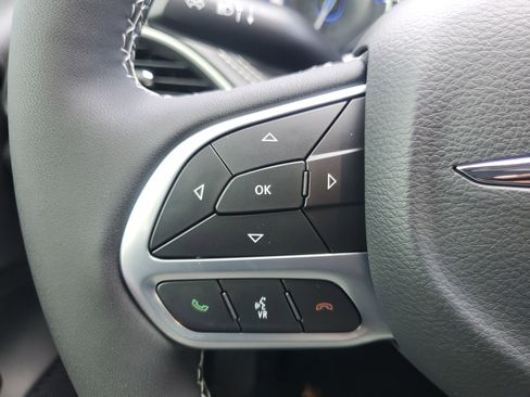 New 2026 Chrysler Pacifica Select image 12