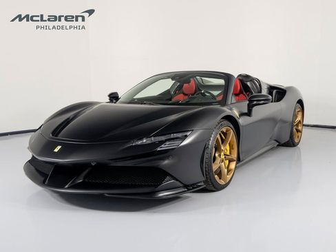 Used 2024 Ferrari SF90 Spider image 2