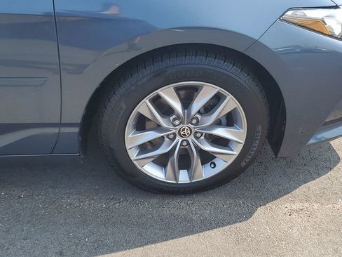 Used 2021 Toyota Avalon XLE w/ Moonroof Package FWD image 6