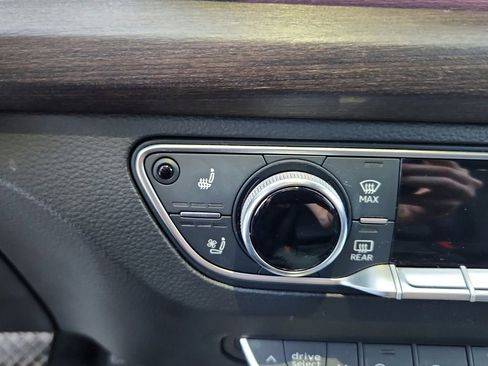 Used 2021 Audi Q5 Prestige w/ Prestige Package image 29