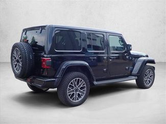 Used 2024 Jeep Wrangler High Altitude AWD/4WD video 3