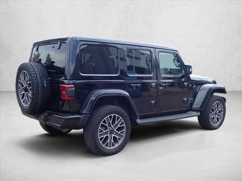 Used 2024 Jeep Wrangler High Altitude AWD/4WD image 3