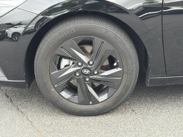 Certified 2023 Hyundai Elantra SEL FWD image 13