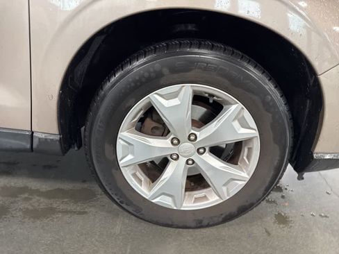Used 2014 Subaru Forester 2.5i Premium w/ Popular Package #2 AWD/4WD image 26