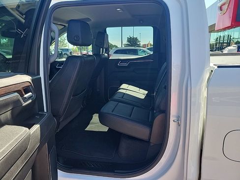 Used 2025 GMC Sierra 1500 SLT RWD image 12