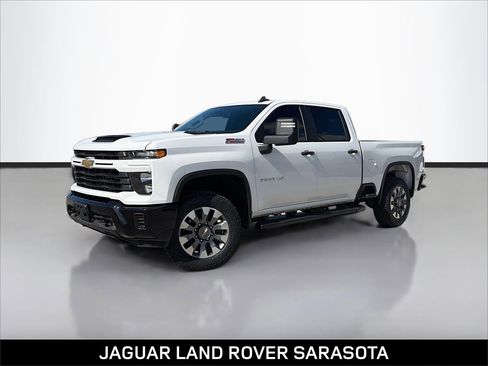 Used 2024 Chevrolet Silverado 2500 Custom w/ Custom Value Package image 1