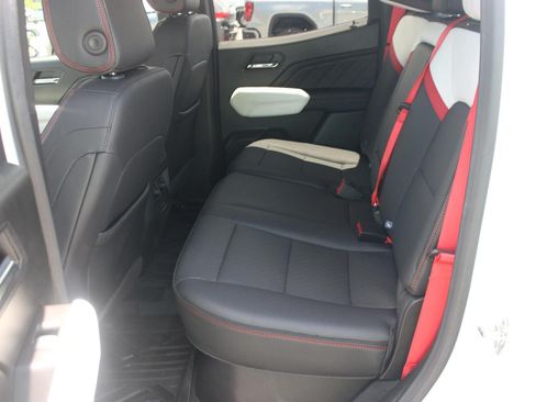 Used 2024 GMC Canyon AT4X AWD/4WD image 17