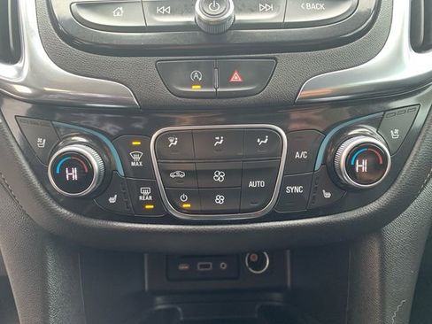 Used 2023 Chevrolet Equinox Premier AWD/4WD image 25