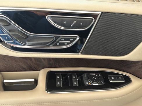 Used 2019 Lincoln Navigator Reserve AWD/4WD image 24