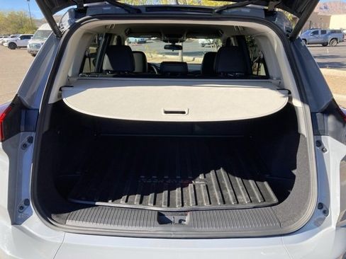 Used 2025 Nissan Rogue SV image 39