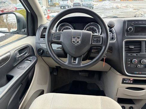 Used 2015 Dodge Grand Caravan SE w/ Quick Order Package 29E SE image 32