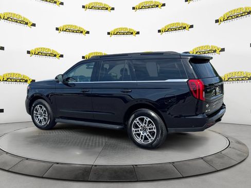 Used 2025 Ford Expedition Active RWD image 3