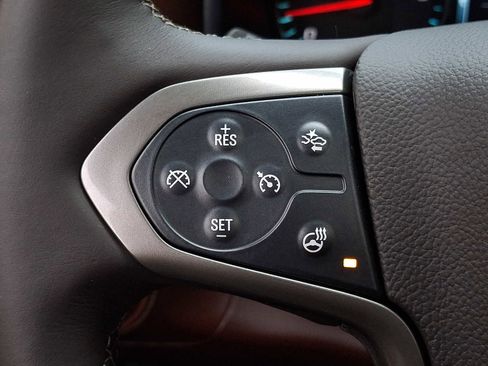 Used 2015 Chevrolet Silverado 1500 High Country w/ High Country Premium Package AWD/4WD image 17