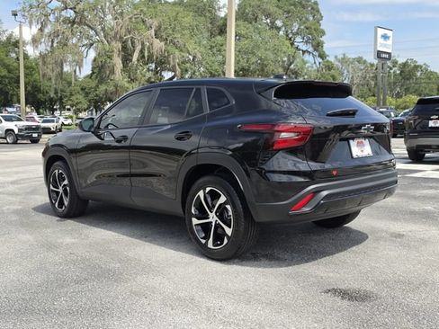 New 2026 Chevrolet Trax RS w/ Sunroof Package FWD image 6