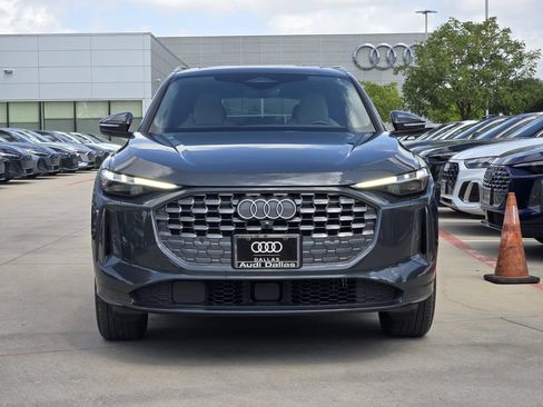 Used 2025 Audi Q5 Premium Plus w/ Premium Plus AWD/4WD image 4