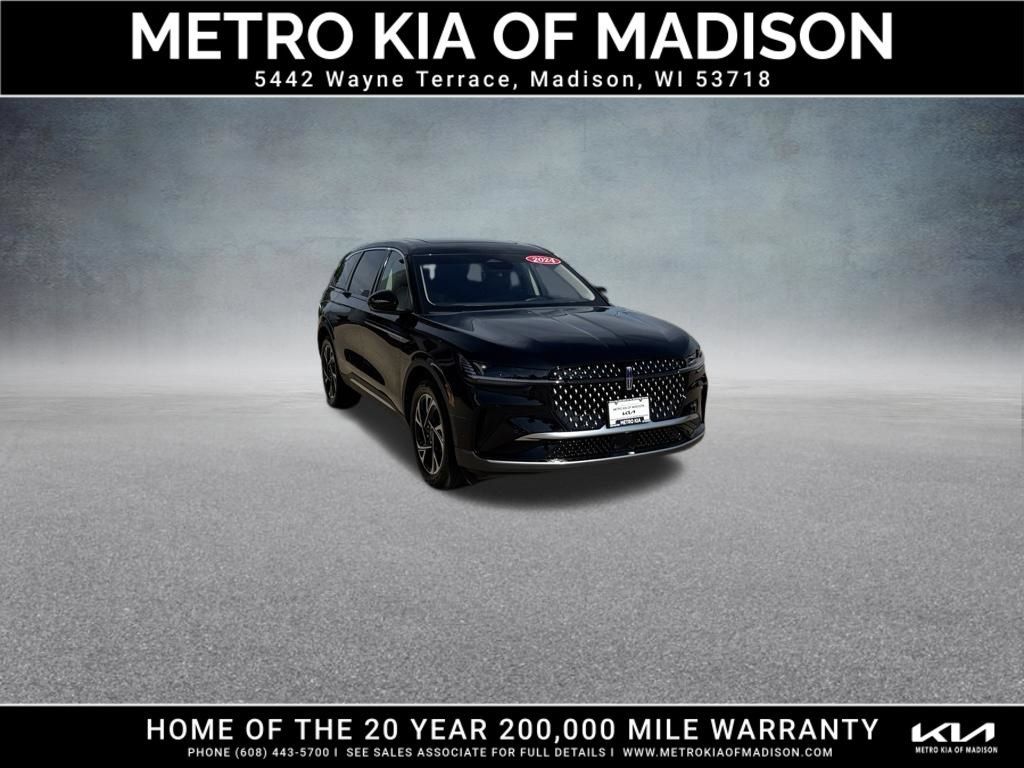 Used 2024 Lincoln Nautilus Premier w/ Equipment Group 102A AWD/4WD image 8