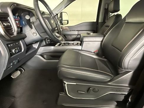Used 2024 Ford F250 Lariat w/ Sport Appearance Package AWD/4WD image 12