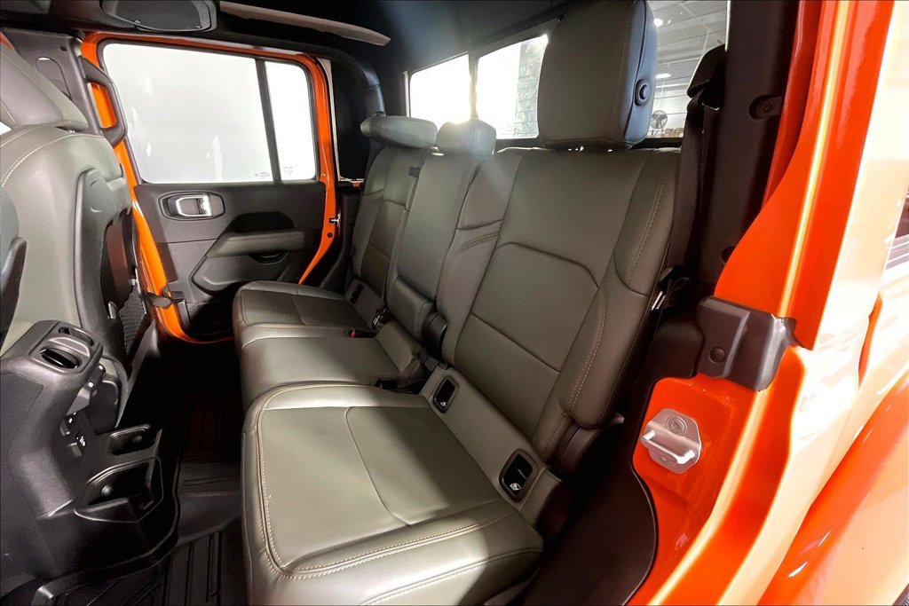 Used 2025 Jeep Gladiator Mojave AWD/4WD image 34