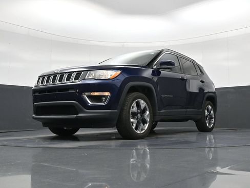 Used 2020 Jeep Compass Limited AWD/4WD image 19