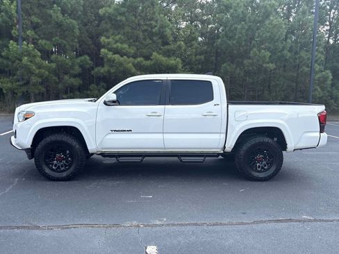 Used 2023 Toyota Tacoma SR5 w/ Technology Package AWD/4WD image 14