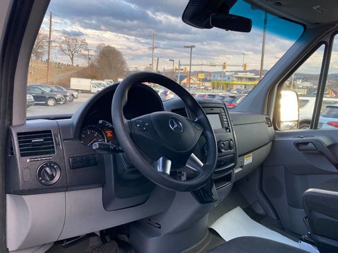 Used 2014 Mercedes-Benz Sprinter 3500 image 10