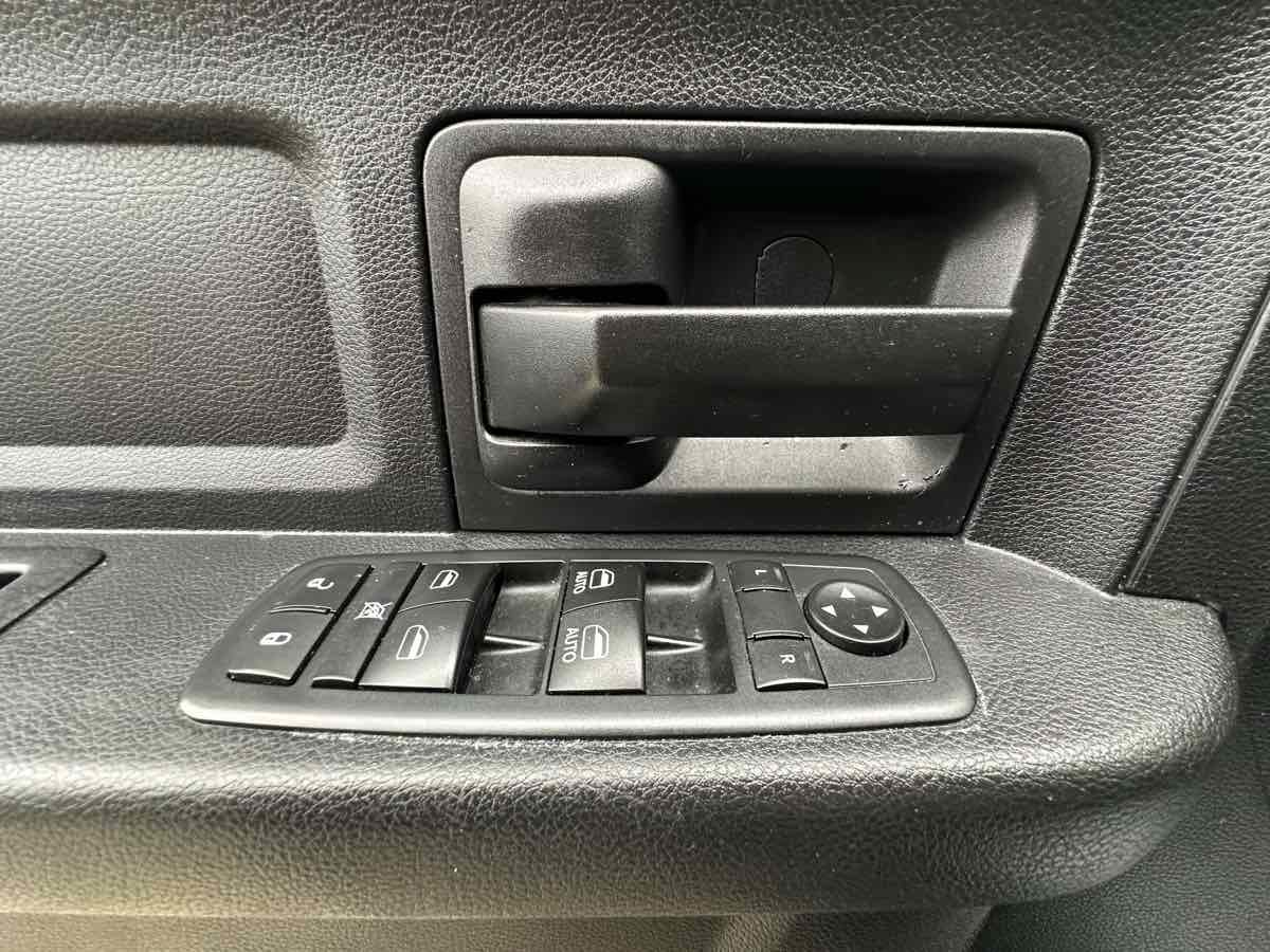 Used 2017 RAM 1500 Express AWD/4WD image 23