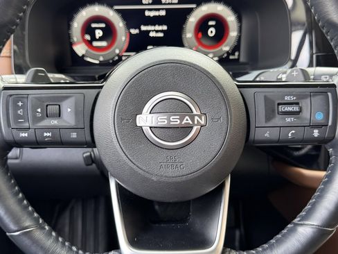 Used 2022 Nissan Pathfinder Platinum w/ Cargo Package image 9