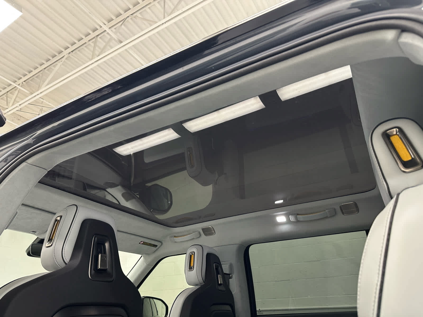 Used 2024 Rivian R1S Adventure Dual AWD/4WD image 37